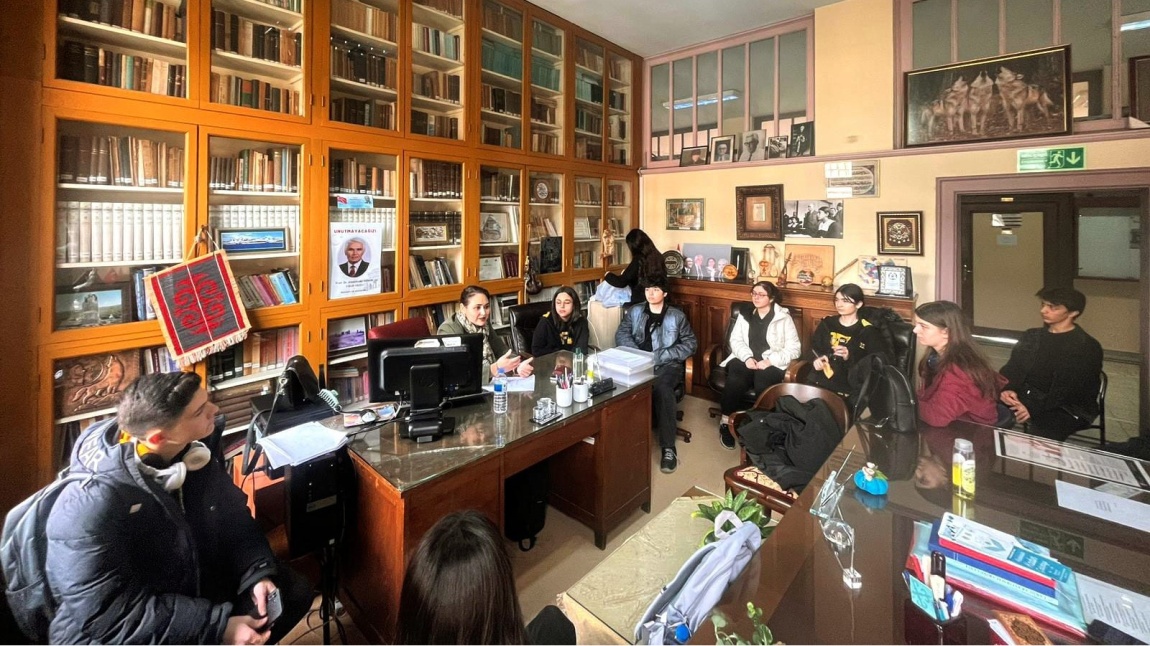 Oku-yorum Yazı-yorum Projesi Öğrencileri İstanbul Üniversitesi'ne Ziyaret Gerçekleştirdi